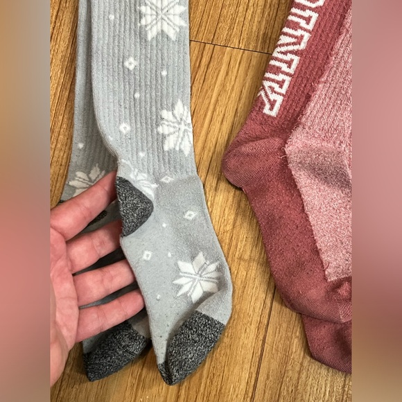 4 pairs of Pink Victoria’s Secret Socks. 2 High and 2 low. - Picture 7 of 8